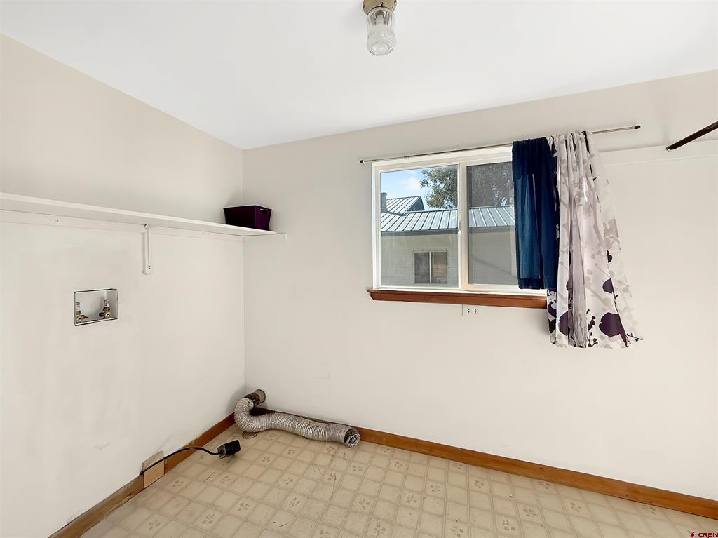 917 Grand Street Property Photo 11