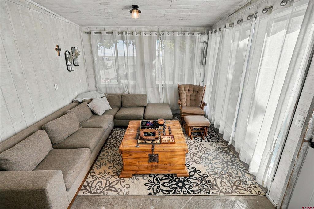1022 W County Rd 6 N Property Photo 8