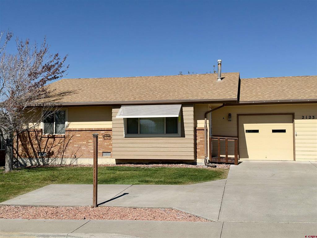 2123 Winston Way Property Photo 1