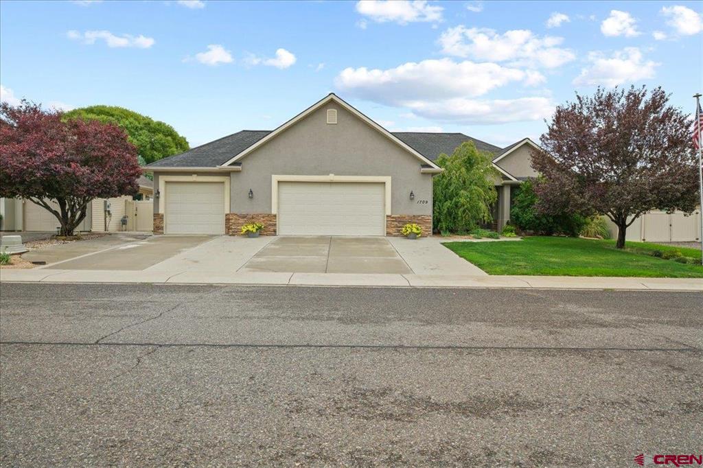 1709 American Way Property Photo 1