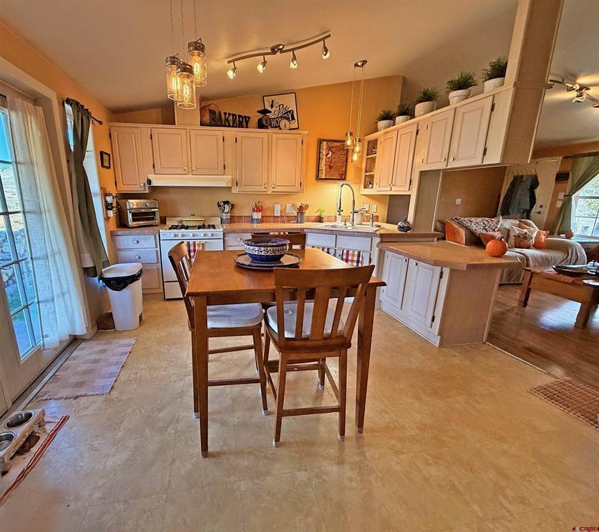 690 County Rd 66 Property Photo 13