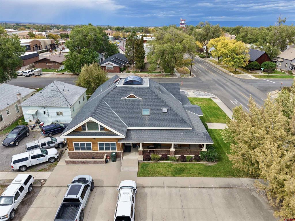 222 S Park Avenue Property Photo 3
