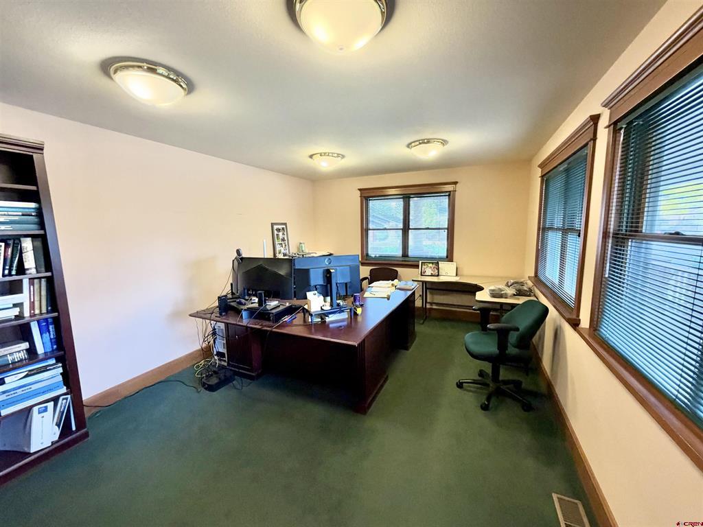 222 S Park Avenue Property Photo 17