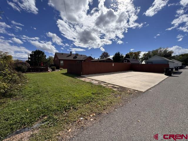 1047 N 1st Street Property Photo 6