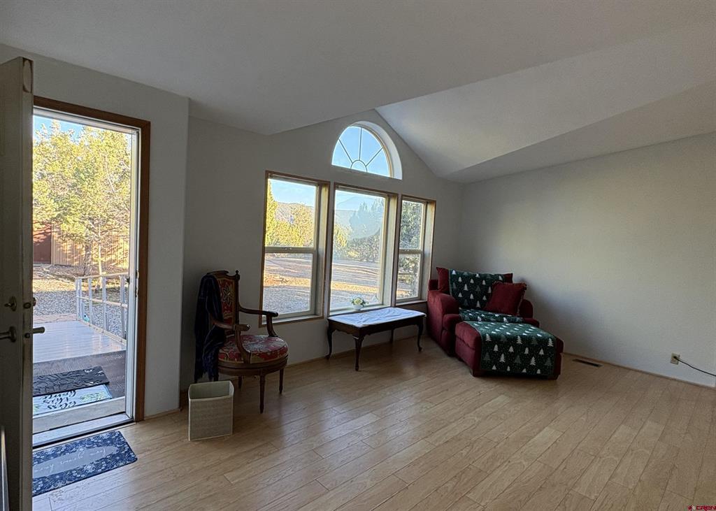 32 Easy Drive Property Photo 13