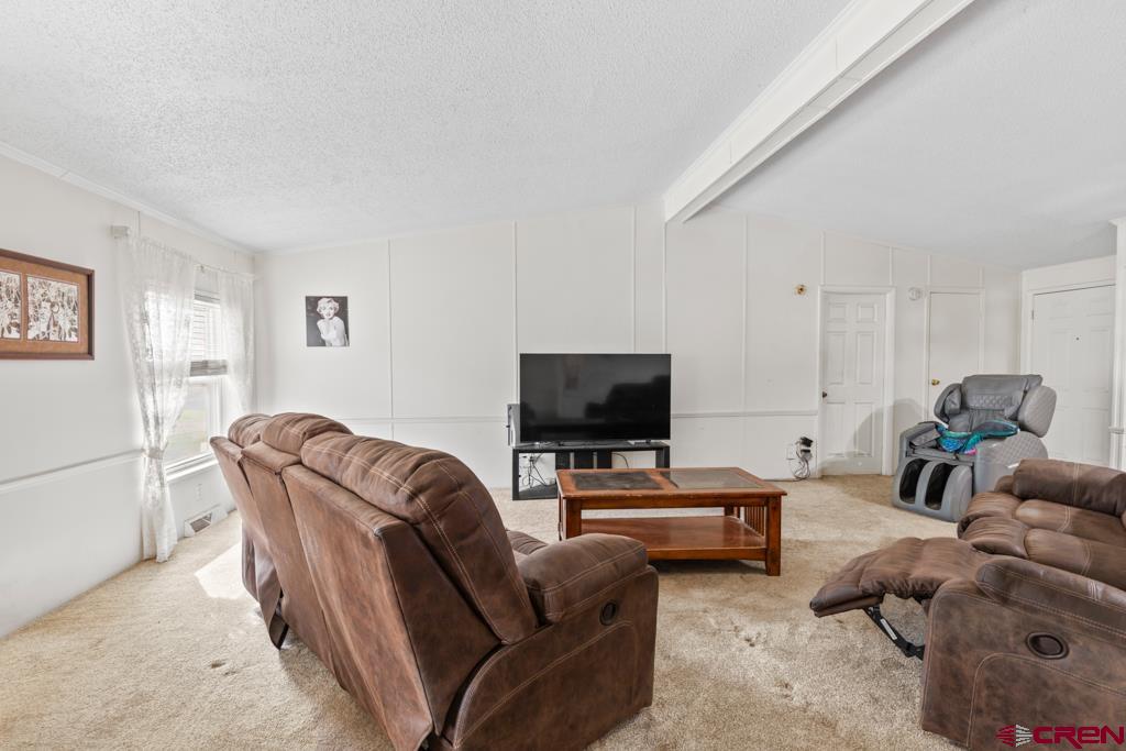 902 S Church Avenue Property Photo 3
