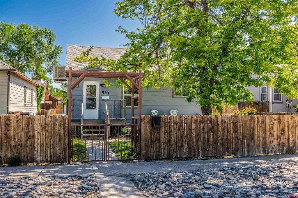 530 N Park Avenue Property Photo 1