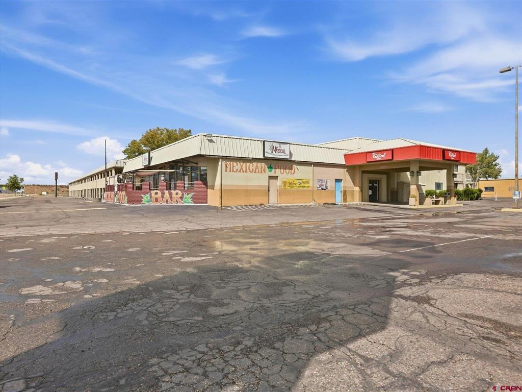 2210 Highway 6&50 Property Photo 7