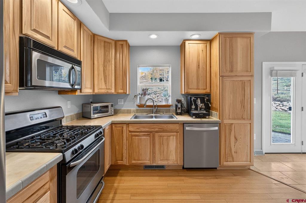 1014 Cascadilla Street Property Photo 14