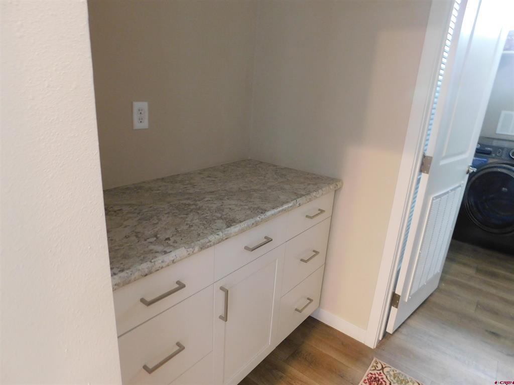 275 5th St Property Photo 6