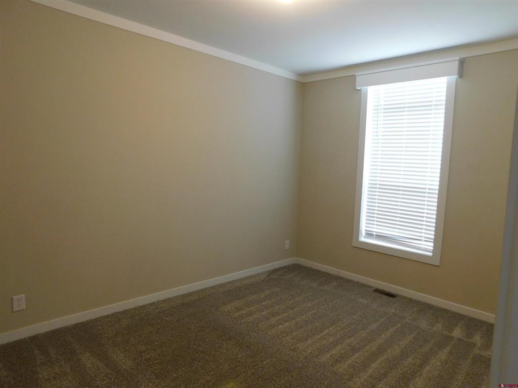 275 5th St Property Photo 11