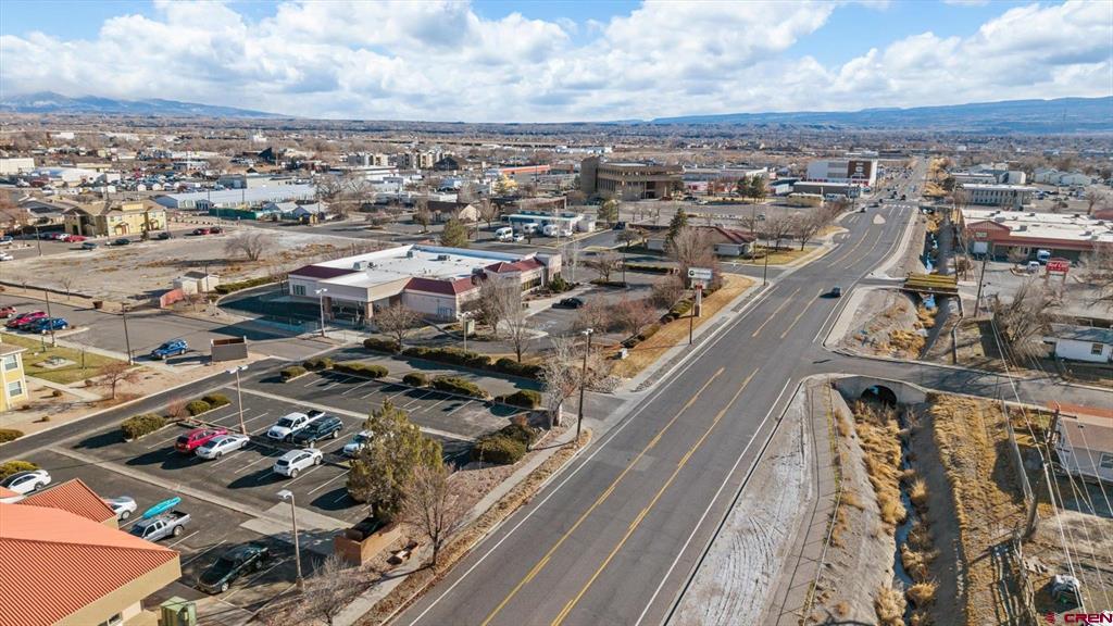 516 28 Road Property Photo 2