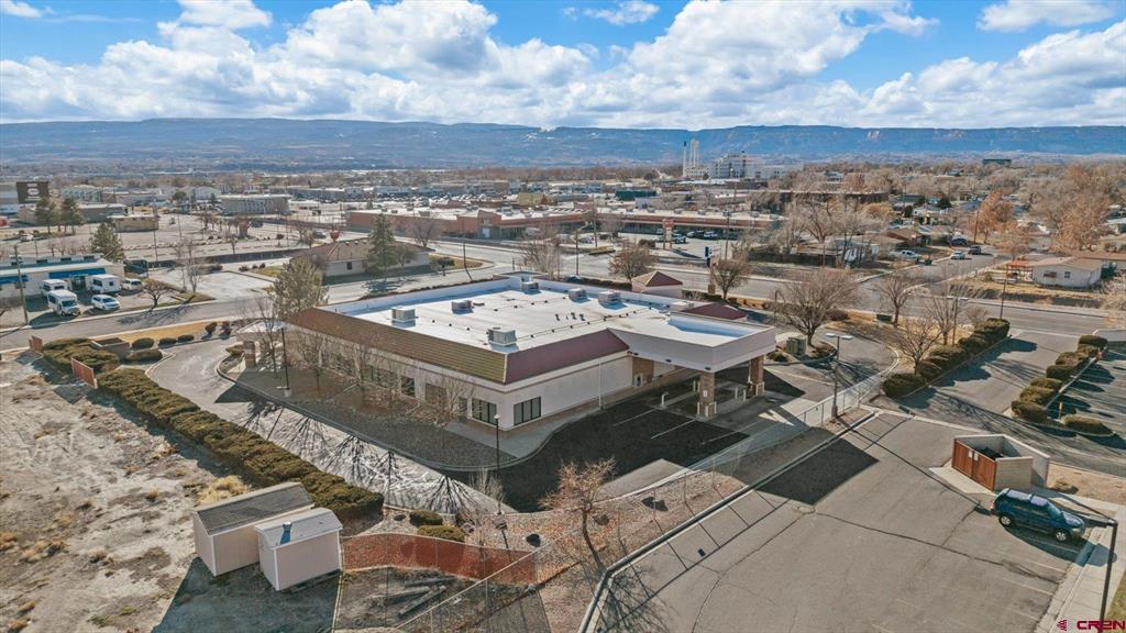516 28 Road Property Photo 6