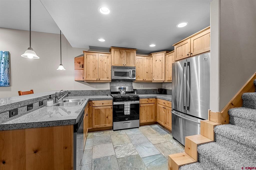 67 Travertine Trail Property Photo 7