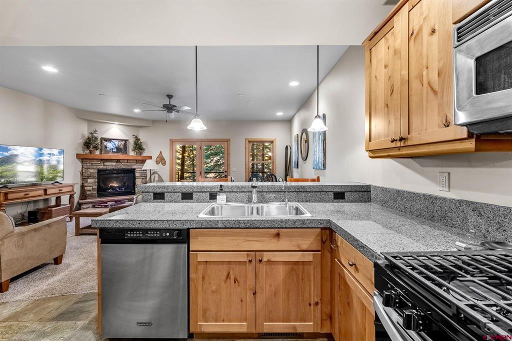 67 Travertine Trail Property Photo 9