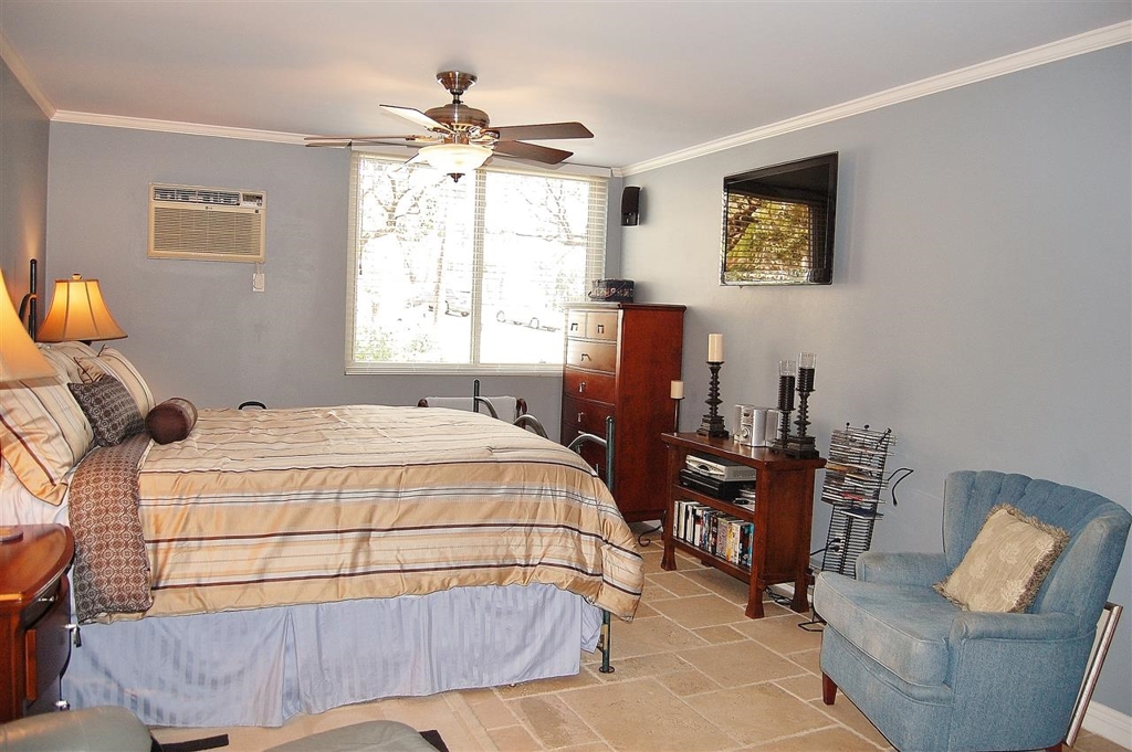 909 Coast Boulevard 2 Property Photo 11