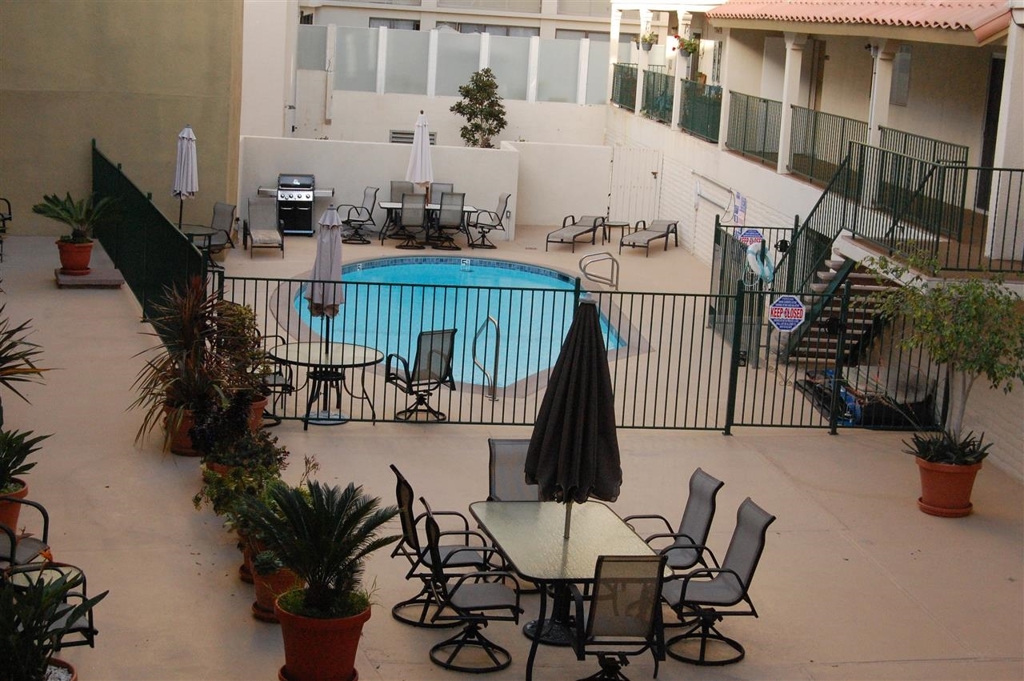 909 Coast Boulevard 2 Property Photo 15