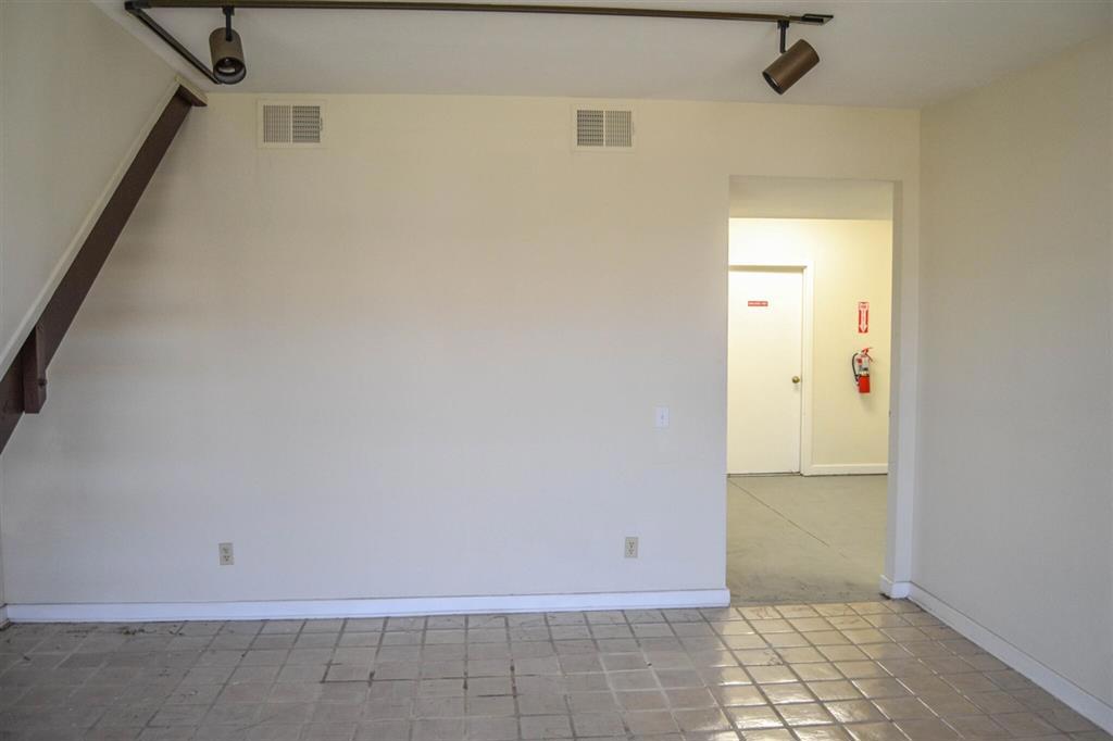 2293 Verus St Property Photo 13