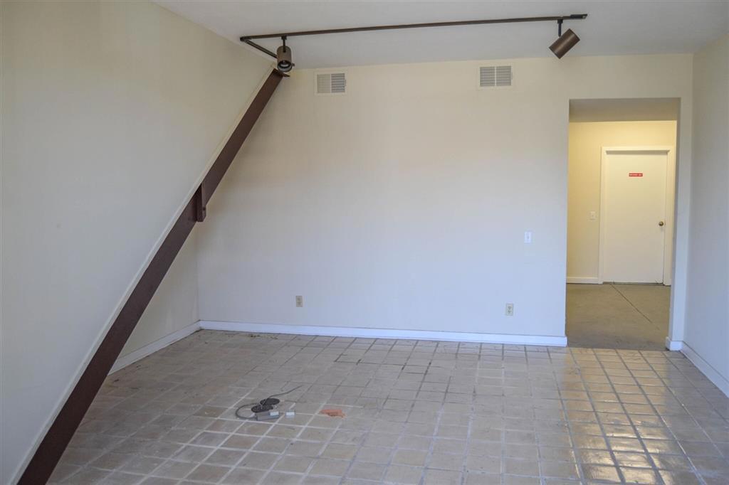 2293 Verus St Property Photo 14