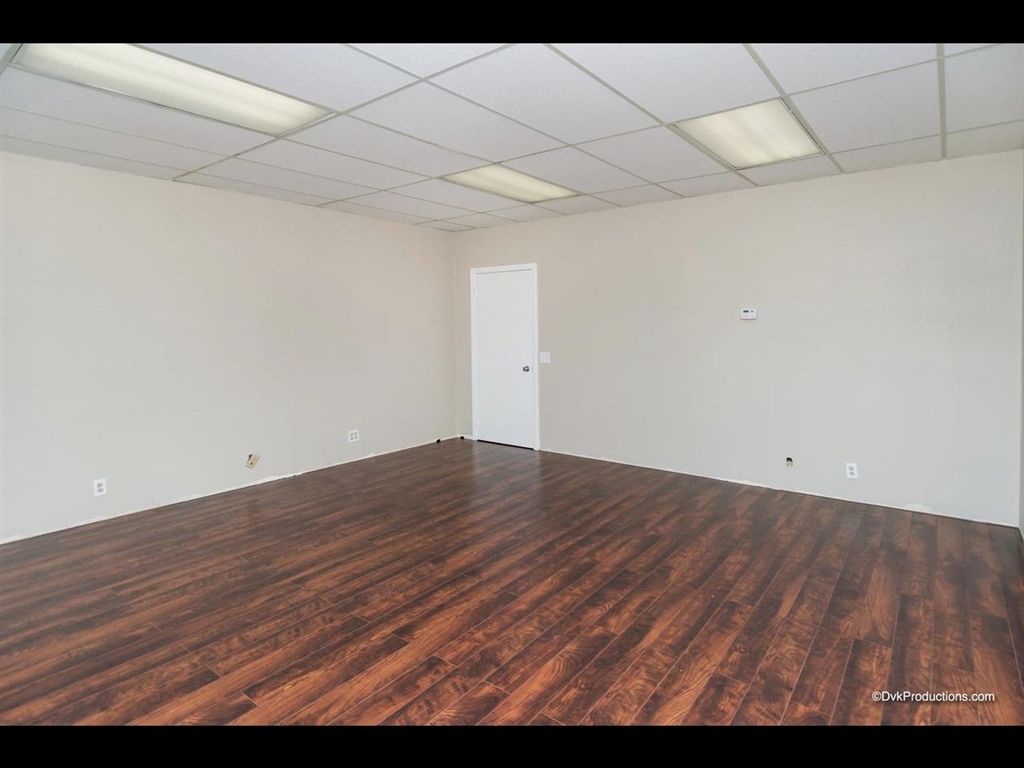 707 Civic Center Dr Property Photo 14