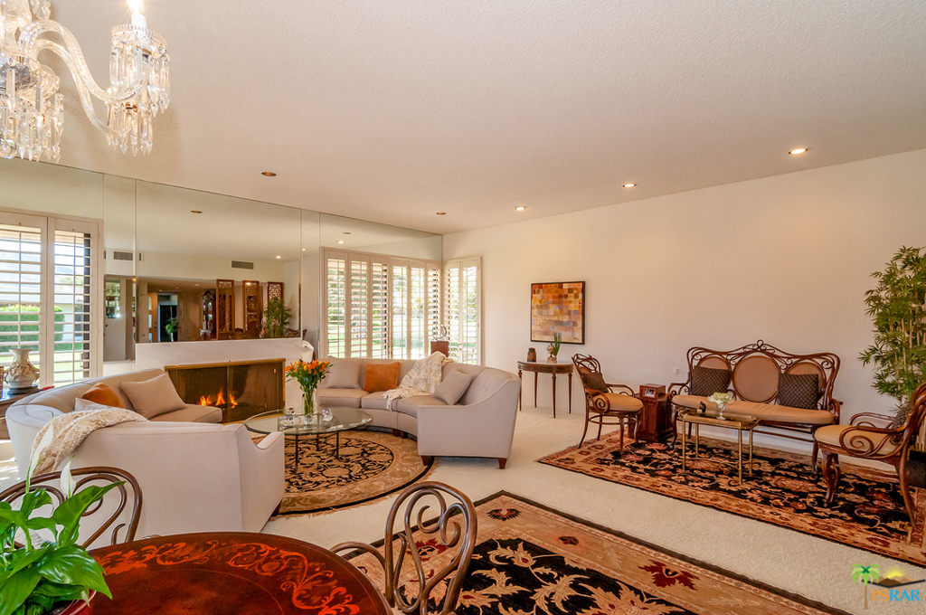 4 Eric Circle Property Photo 3