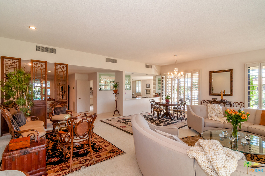4 Eric Circle Property Photo 5