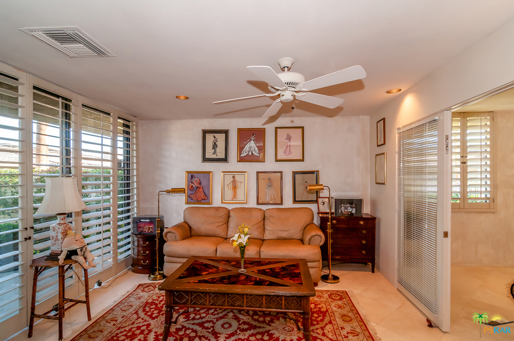 4 Eric Circle Property Photo 27
