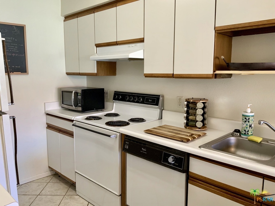 19462268PS Property Photo 10