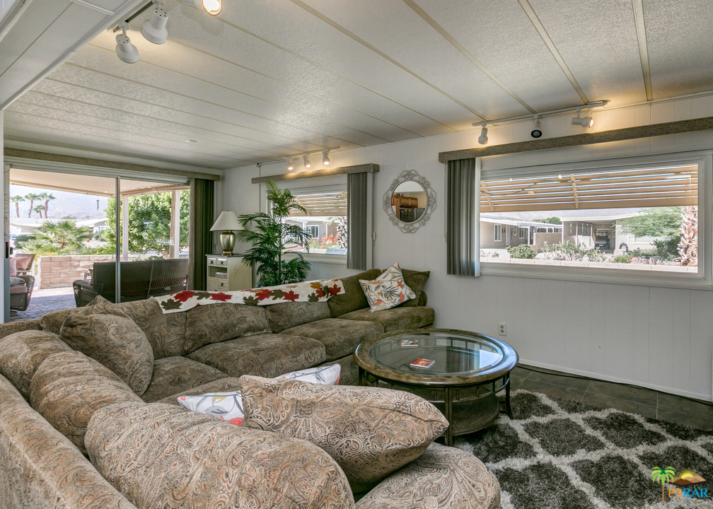 19508480PS Property Photo 5