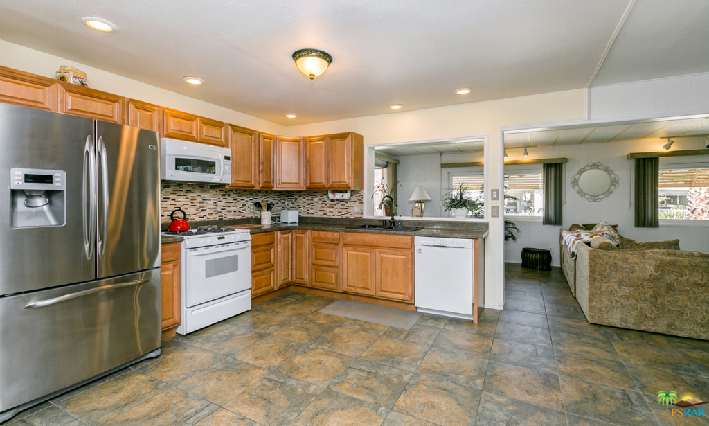 19508480PS Property Photo 10