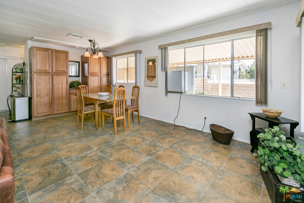 19508480PS Property Photo 15