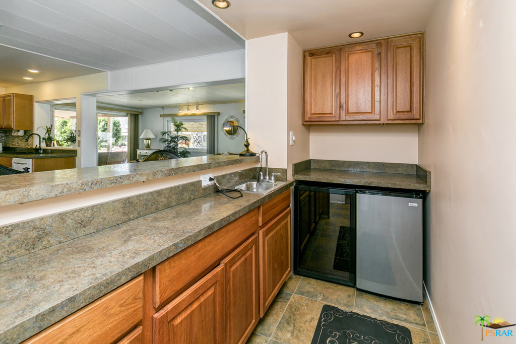 19508480PS Property Photo 16