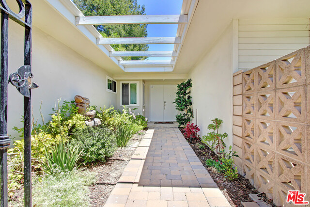24648 Eilat Street Property Photo 2