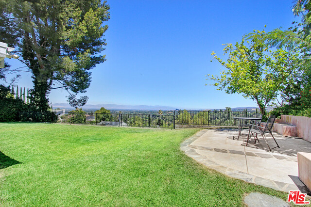 24648 Eilat Street Property Photo 26