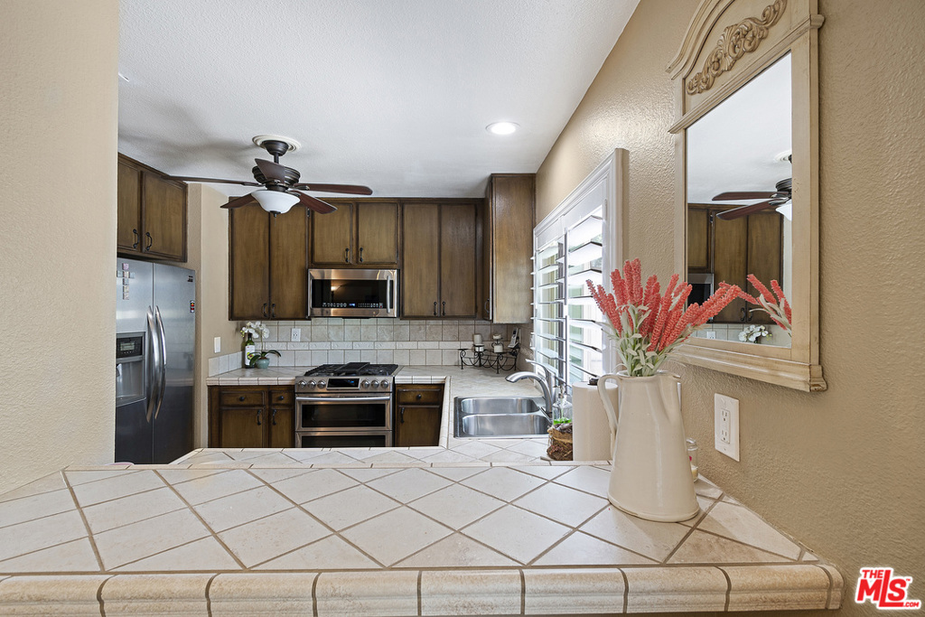 1637 Aspen Village Way Property Photo 6