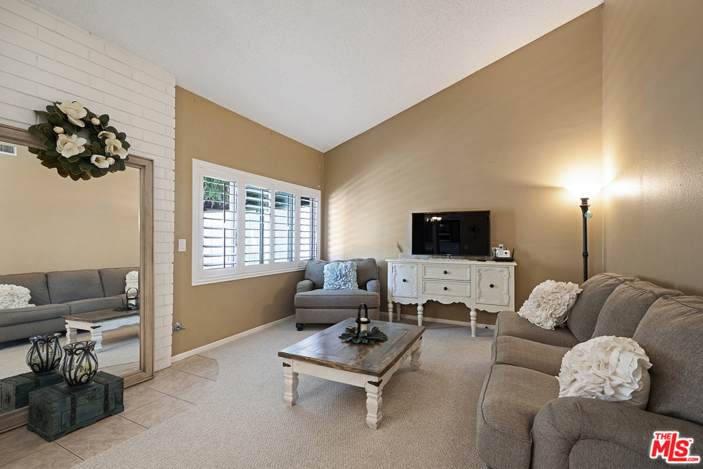 1637 Aspen Village Way Property Photo 7