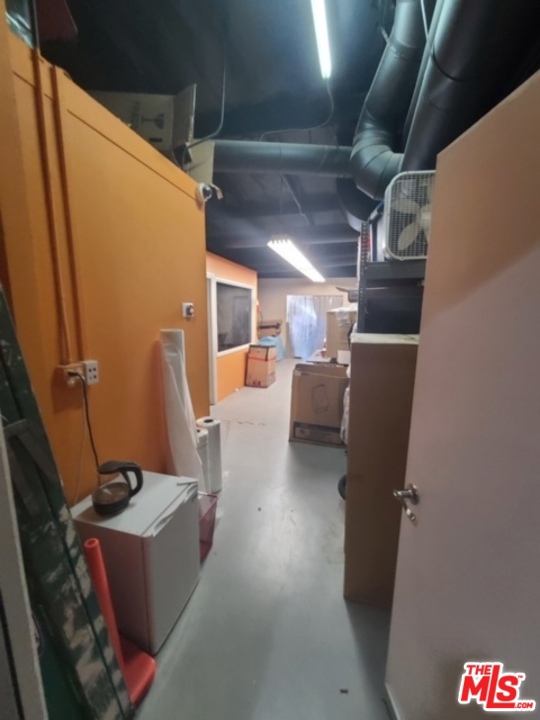 2313 San Fernando Boulevard Property Photo 3