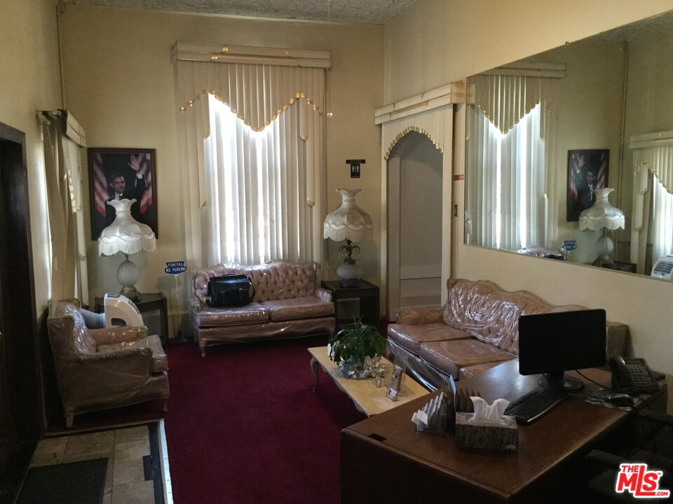 10625 Broadway Property Photo 4