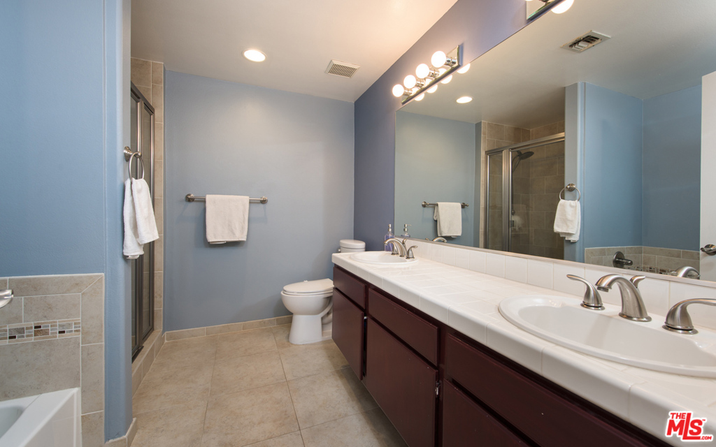 5241 Vantage Avenue 104 Property Photo 10