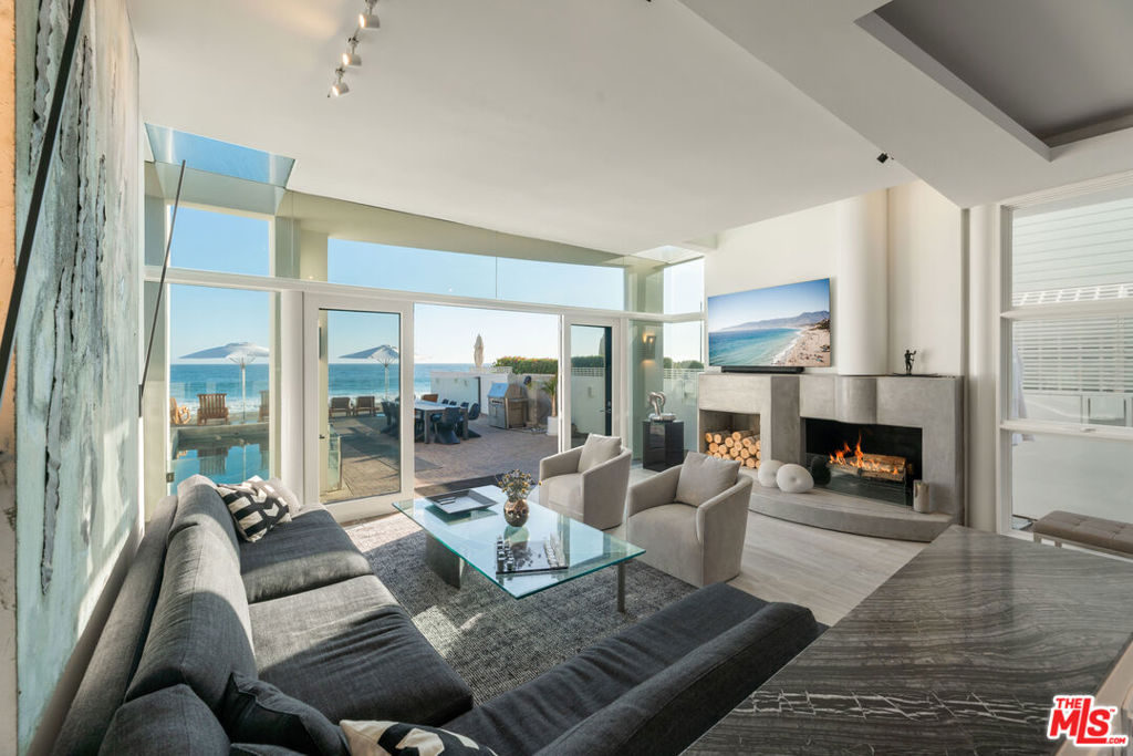 23754 Malibu Road Property Photo 6