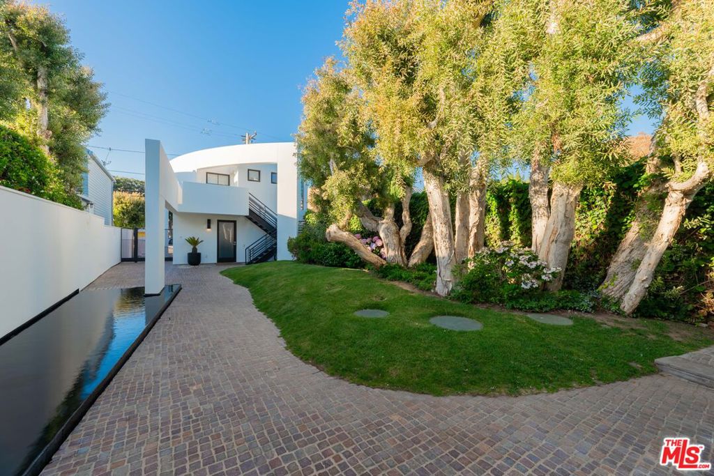 23754 Malibu Road Property Photo 12