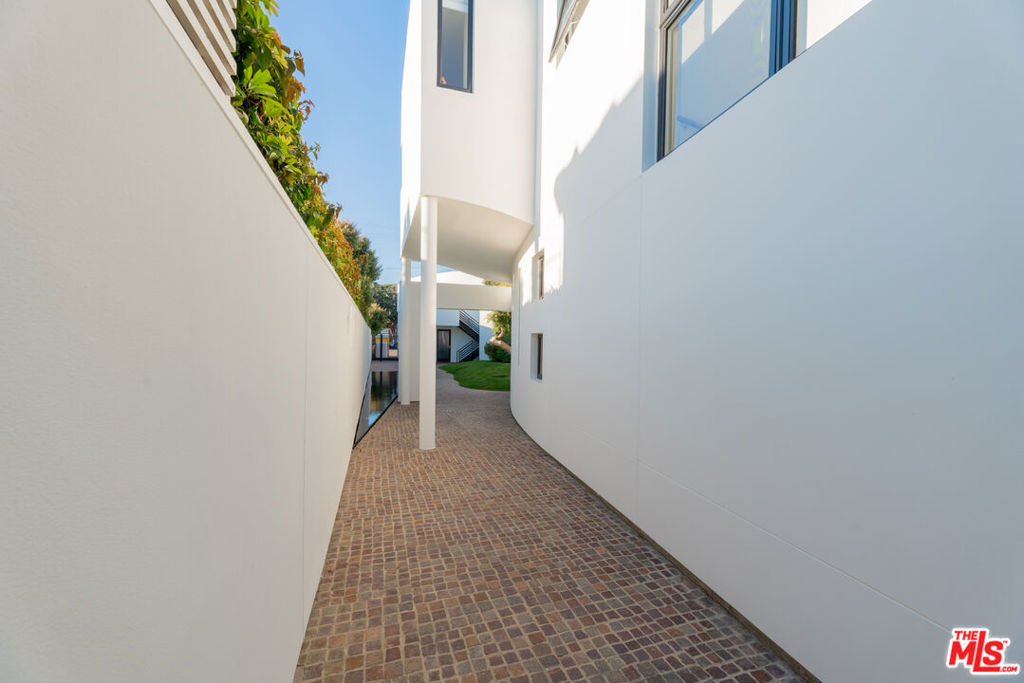 23754 Malibu Road Property Photo 20