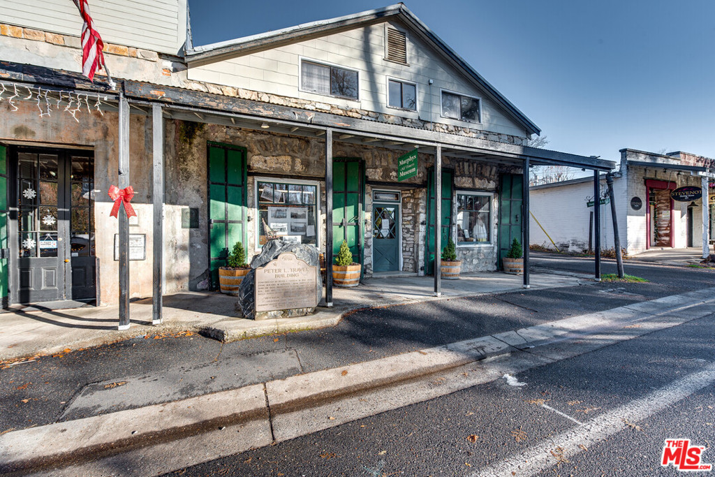 476 Main Property Photo 1
