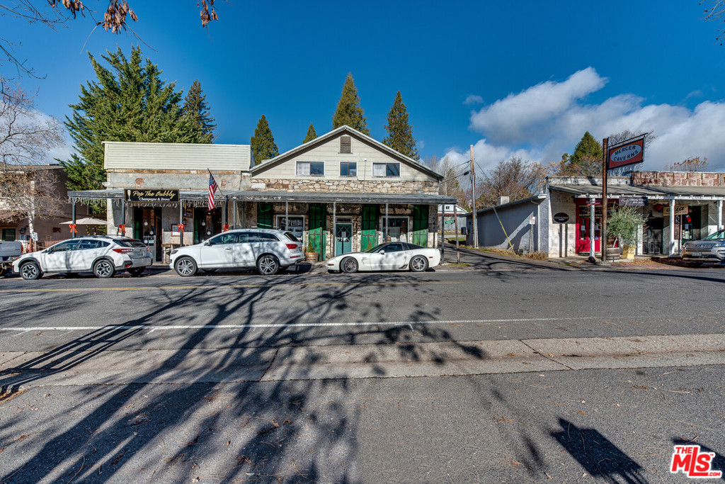476 Main Property Photo 6