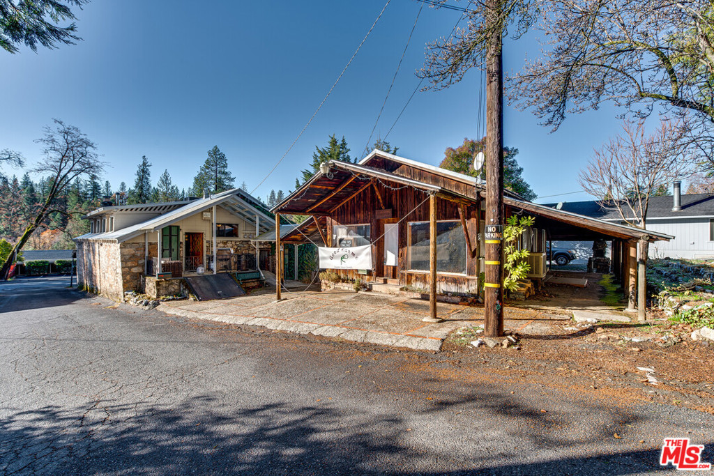 476 Main Property Photo 18