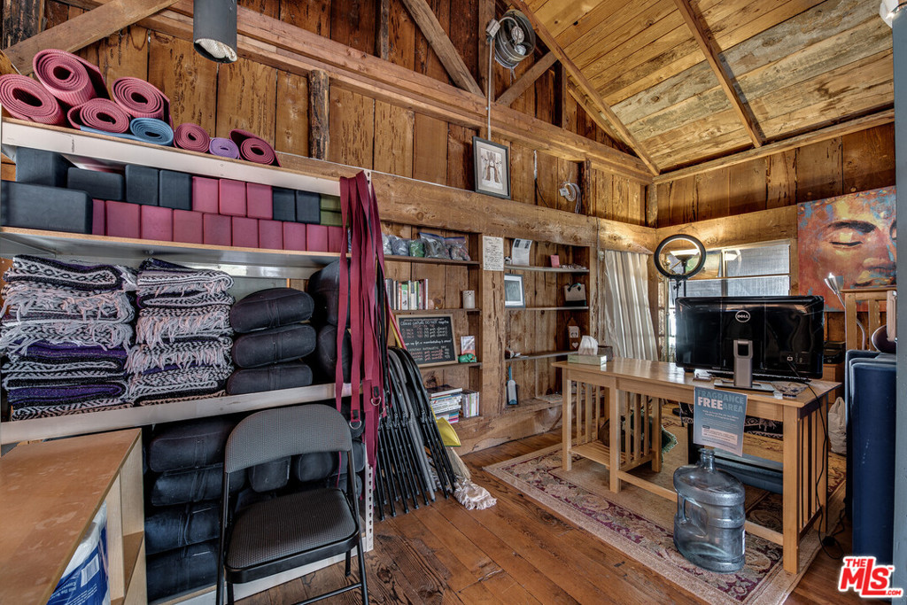 476 Main Property Photo 22