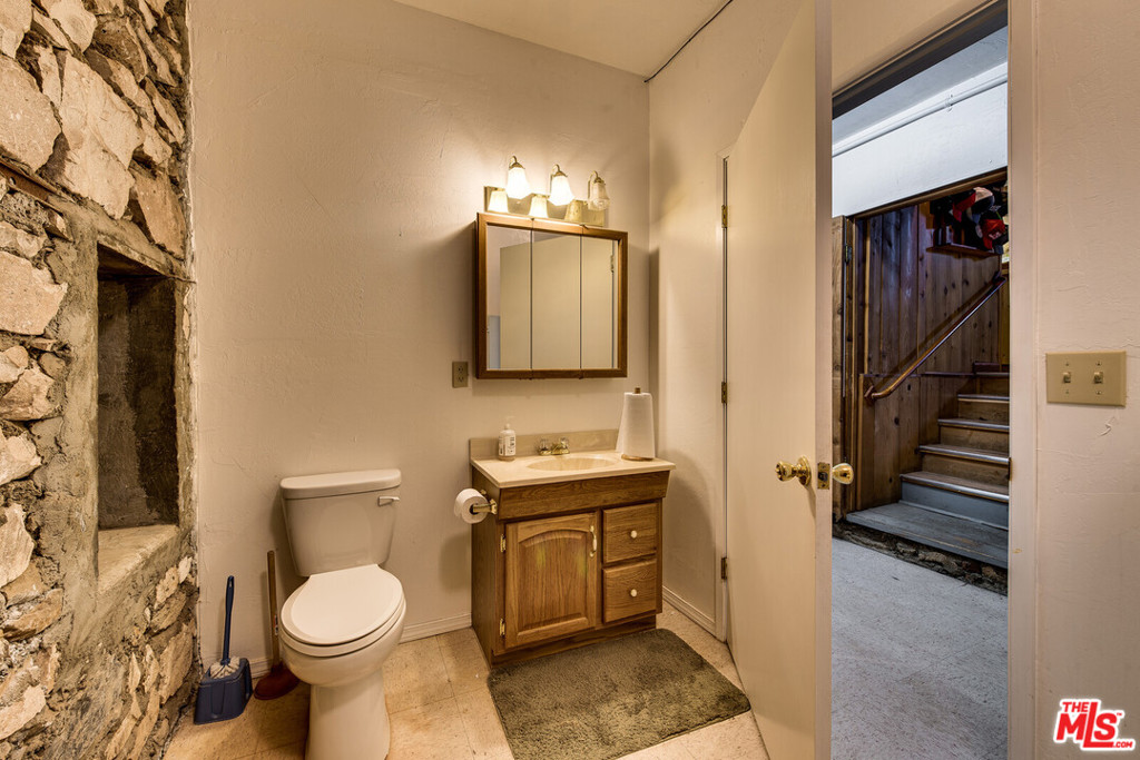 476 Main Property Photo 23