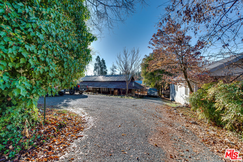 476 Main Property Photo 24