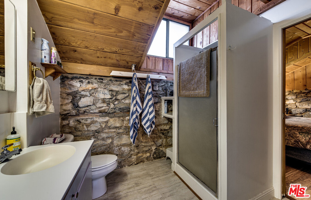 476 Main Property Photo 35