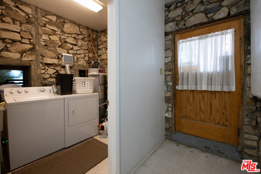 476 Main Property Photo 41